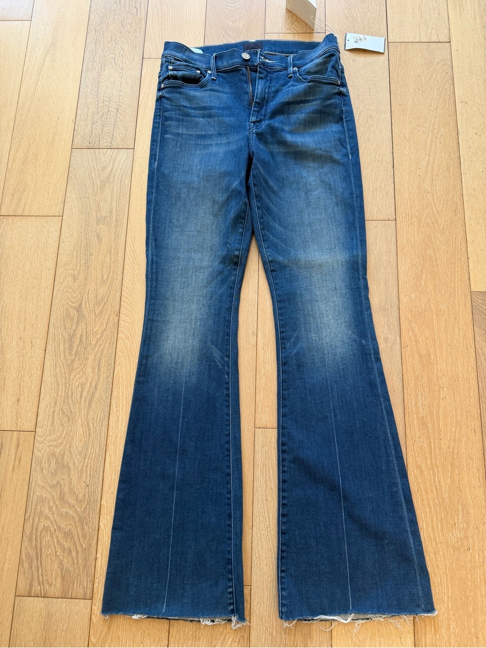Mother Weekend Fray NWT Jeans. Size 29 medium wash 2000 leagues under the sea